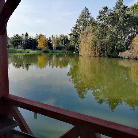 Готель Restauracja Teo Cieszkow Екстер'єр фото