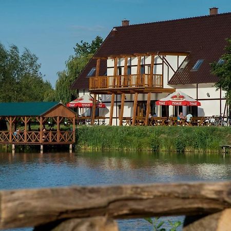 Готель Restauracja Teo Cieszkow Екстер'єр фото